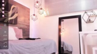 ella_pridee 2022-02-04 1/2