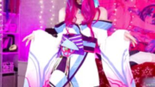 this ahri copslay is so cute (Holliwould_)