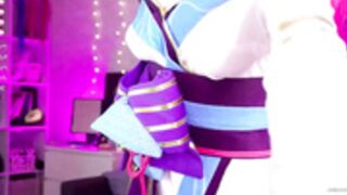 this ahri copslay is so cute (Holliwould_)