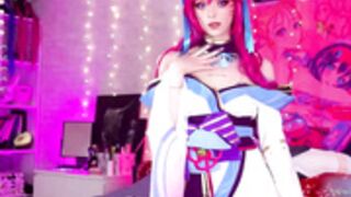 this ahri copslay is so cute (Holliwould_)