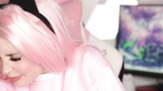 Belle Delphine slapped