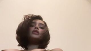 AlissonR OF Underboobs