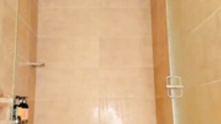 Giabaker Hot Shower Dildo Fuck