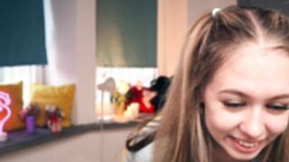 aleksa_cutie cameltoe