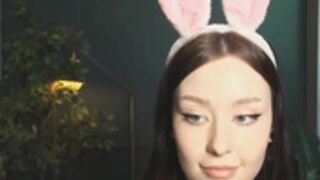 ella_knockers_xl risky handbra