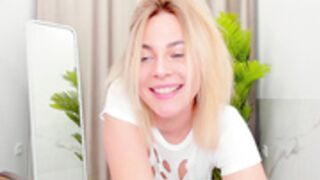 gloria_blush loves showing her tits 8/8