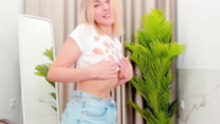 gloria_blush loves showing her tits 8/8