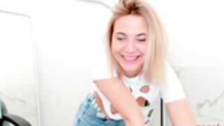 gloria_blush loves showing her tits 5/8