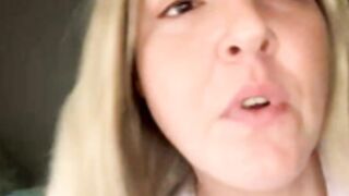bettyboowoo bored chick showing tits