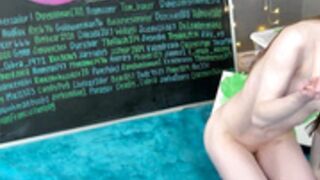 sassycassidy aka universitysmiles the little squirter 4/10