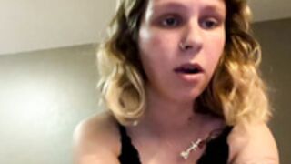 kristianmari showing her well sexed pussy