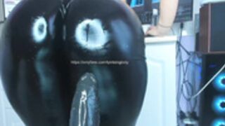 tykita 23.03.2022 latex leggings and naked (3 squirts)