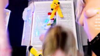 mikki_blush 2022-03-25 and friends