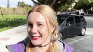 Iviroses - fully naked at the park