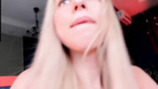 Katrinpolly - hot in bed