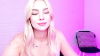 8a8y_nura  thick cleavage