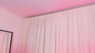 U_needed_me_ oils her ass amazing tits 02152022