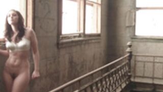 Carlotta Champagne 28 - Warehouse Art