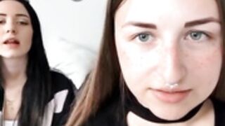 kylie_blck boobs show