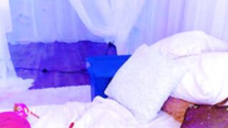 KylieKohl no Idea how old, U-ass teens look like MILFs