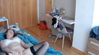 Beatrice pussy play with her finger and 2 dildo