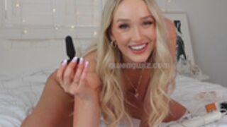 GwenGwiz OF Taking Butt Plug Virginity