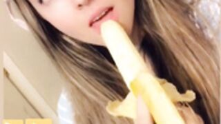 x_snowie_x Banana Fellatio