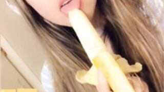 x_snowie_x Banana Fellatio