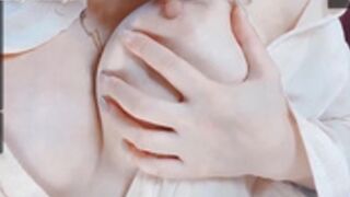 AmyBeck lick tits_20220307