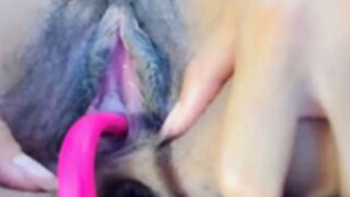 flaca closeup squirts