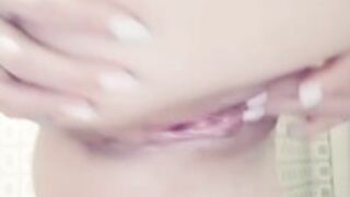 white tik tok girl kelyllyn