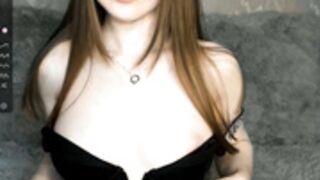 Alisa_Foxxx flash boobs 2022-04-13