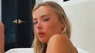 Corinna Kopf ass