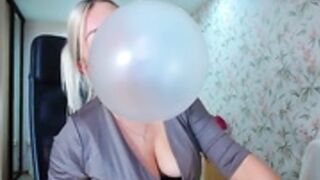 bubblegum teen girl