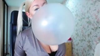 bubblegum teen girl