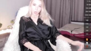 oh_honey_ stripshow 2