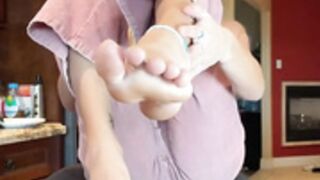 Maddy - Feet Worship