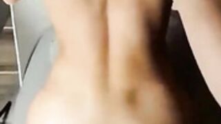 Garchadita en la silla