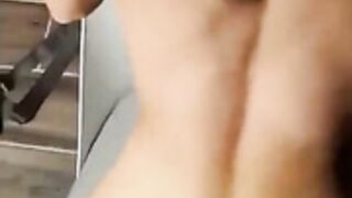 Garchadita en la silla