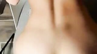 Garchadita en la silla