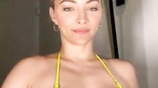 Lindsey Pelas OF live april 2022 2