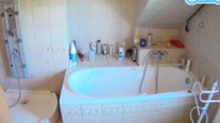 2022-04-29 voyeurcam-julmodels-bath-2nd-1 3