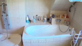 2022-04-29 voyeurcam-julmodels-bath-2nd-1 3