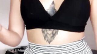 Rafaela dançando Live