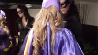 _Lesbianas Catwoman vs Batgirl