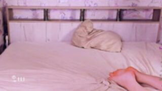 unicorngirls Elvira eats a gurl