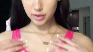Mati Bouncing tits