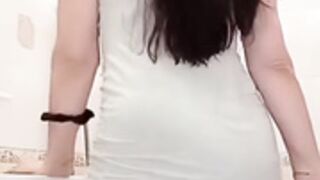 striptease en el baño