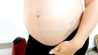 sexy07sexy  220430 pregnant, bursting, pissing