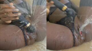 AmiraWest OF Big Piss Squirt